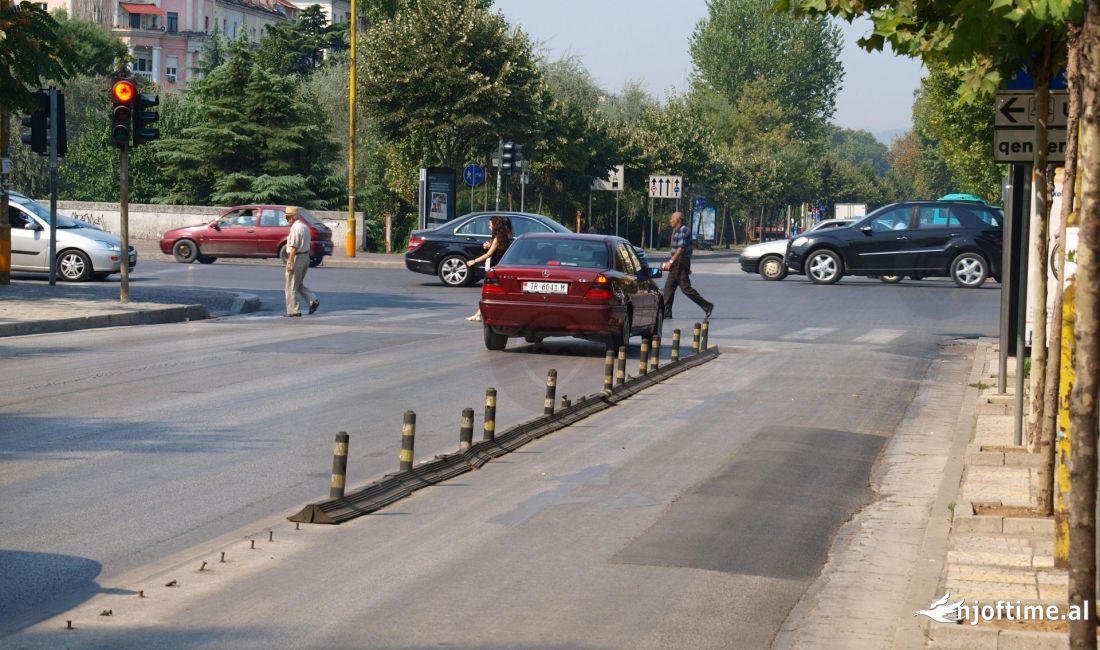 JEPET ME QERA DYQAN 30M2 BUZE RRUGES KRYESORE 500 EURO MINISTRIA E JASHMTE