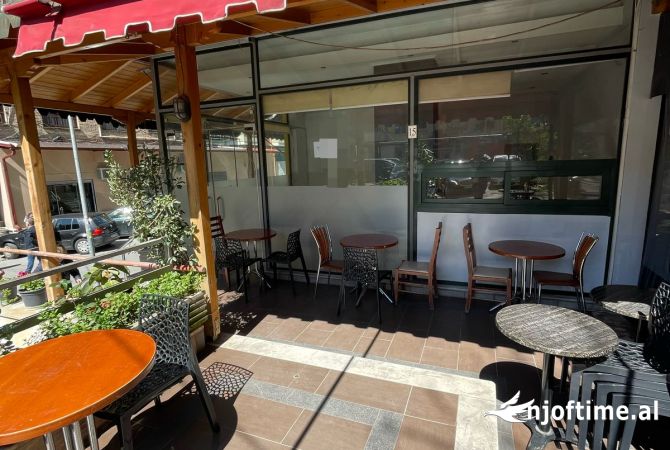 JEPET ME QERA  AMBJENT  80M2 500 EURO RRUGA E KAVAJES