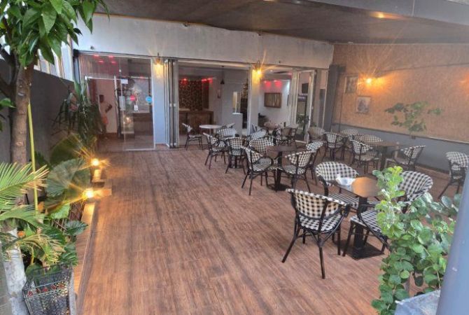 JEPET ME QERA AMBJENT BIZNESI 200M2 70000 LEKE RRUGA E ELBASANIT