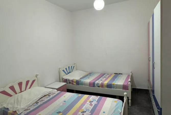 Shtepi me qera Apartament ne Tirane, 2+1, Mobilimi E mobiluar, Pagesa 540  Euro.