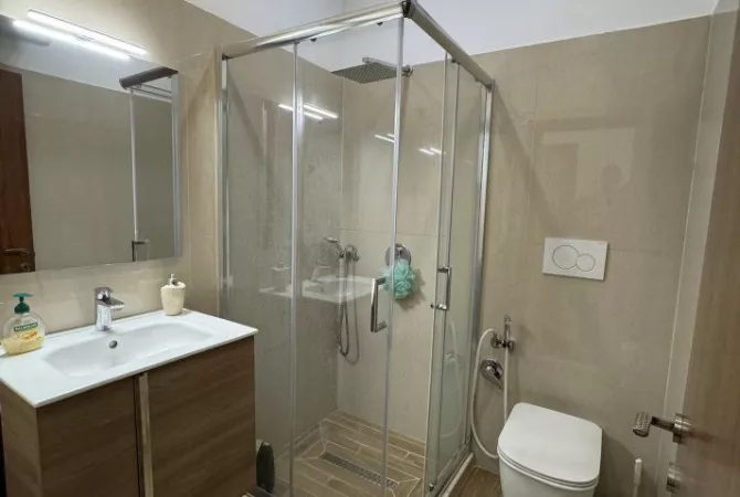 Shtepi me qera Apartament ne Tirane, 2+1, Mobilimi E mobiluar, Pagesa 540  Euro.