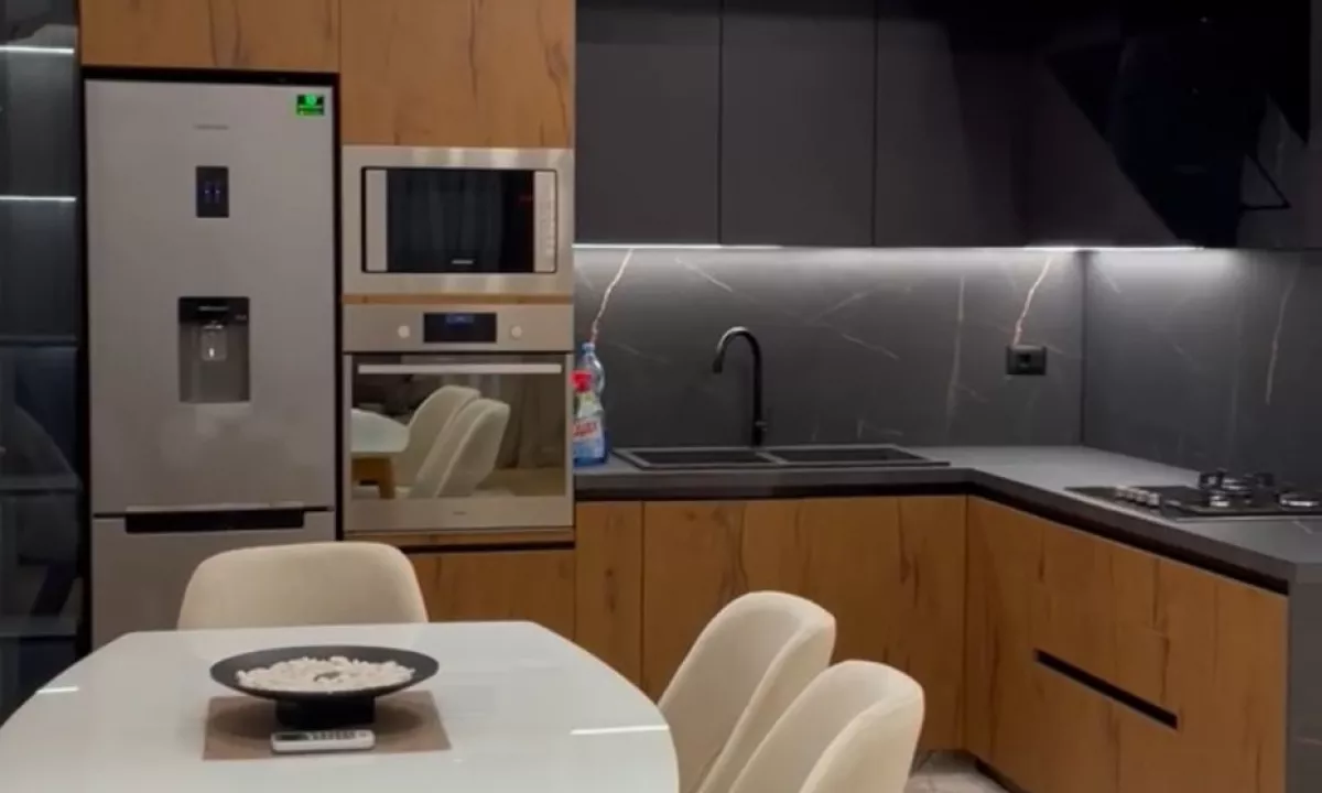 Shtepi me qera Apartament ne Tirane, 2+1, Mobilimi E mobiluar, Pagesa 70,000  Leke.