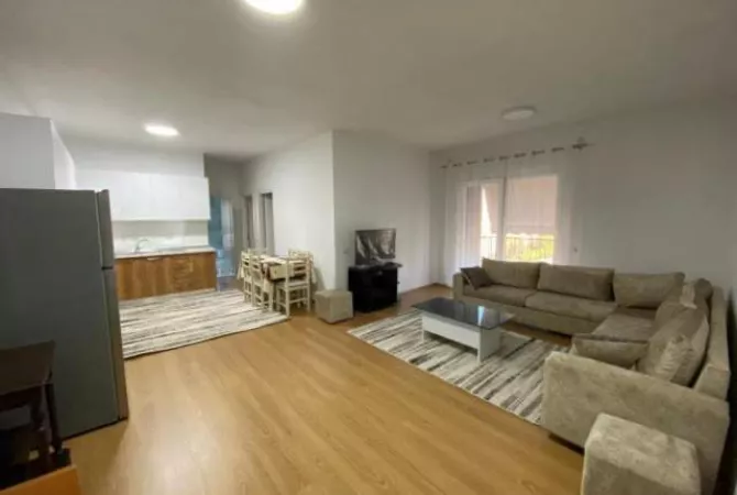 JEPET ME QERA APARTAMENT 3+1 65000 LEKE RRUGA 5 MAJI