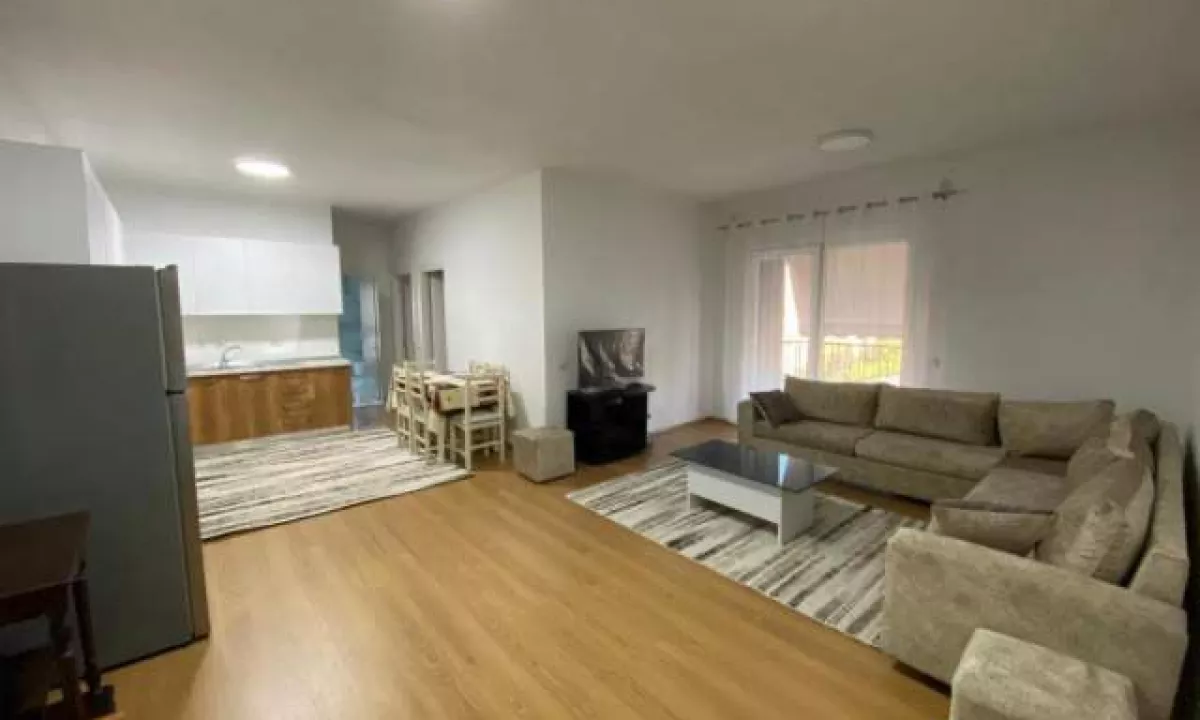Shtepi me qera Apartament ne Tirane, 3+1, Mobilimi E mobiluar, Pagesa 65,000  Leke.