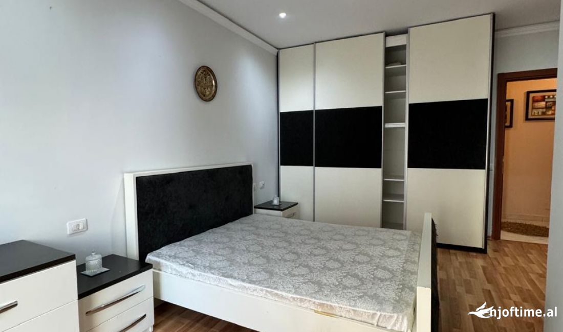 Shtepi me qera Apartament ne Tirane, 2+1, Mobilimi E mobiluar, Pagesa 600  Euro.