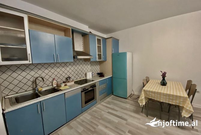 Shtepi me qera Apartament ne Tirane, 2+1, Mobilimi E mobiluar, Pagesa 600  Euro.