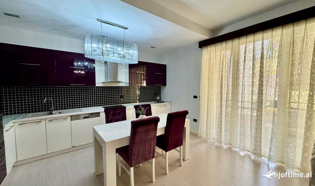 Shtepi me qera Apartament ne Tirane, 2+1, Mobilimi E mobiluar, Pagesa 700  Euro.