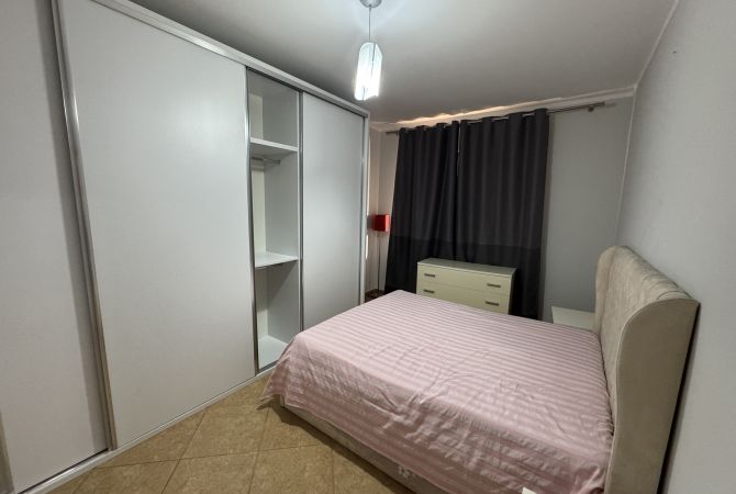 Shtepi me qera Apartament ne Tirane, 2+1, Mobilimi E mobiluar, Pagesa 500  Euro.