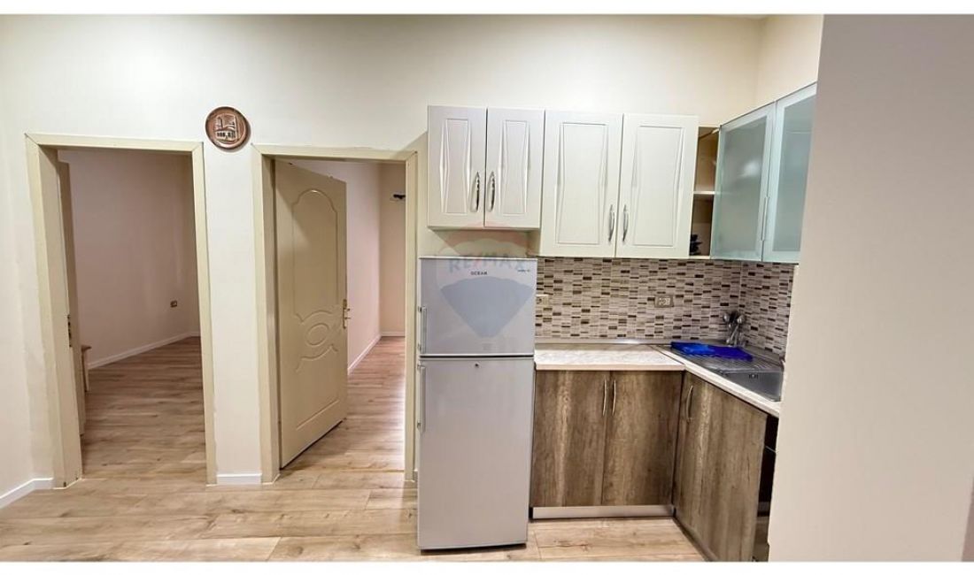 Shtepi me qera Apartament ne Tirane, 2+1, Mobilimi E mobiluar, Pagesa 600  Euro.