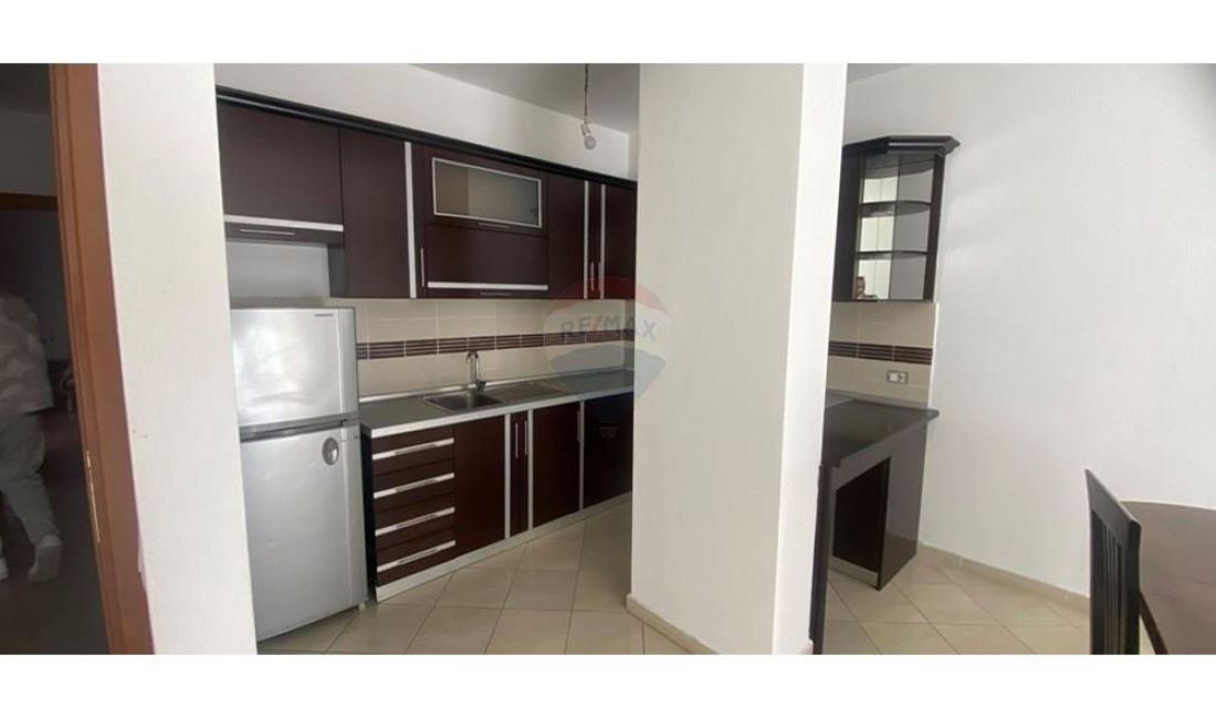 Apartament 2+1+2 per qira, qendra Kristal !