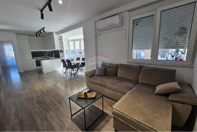 Apartament 1+1 per qira tek Pazari i Ri!