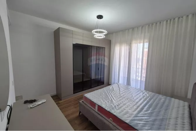 Shtepi me qera Apartament ne Tirane, 2+1, Mobilimi E mobiluar, Pagesa 750  Euro.