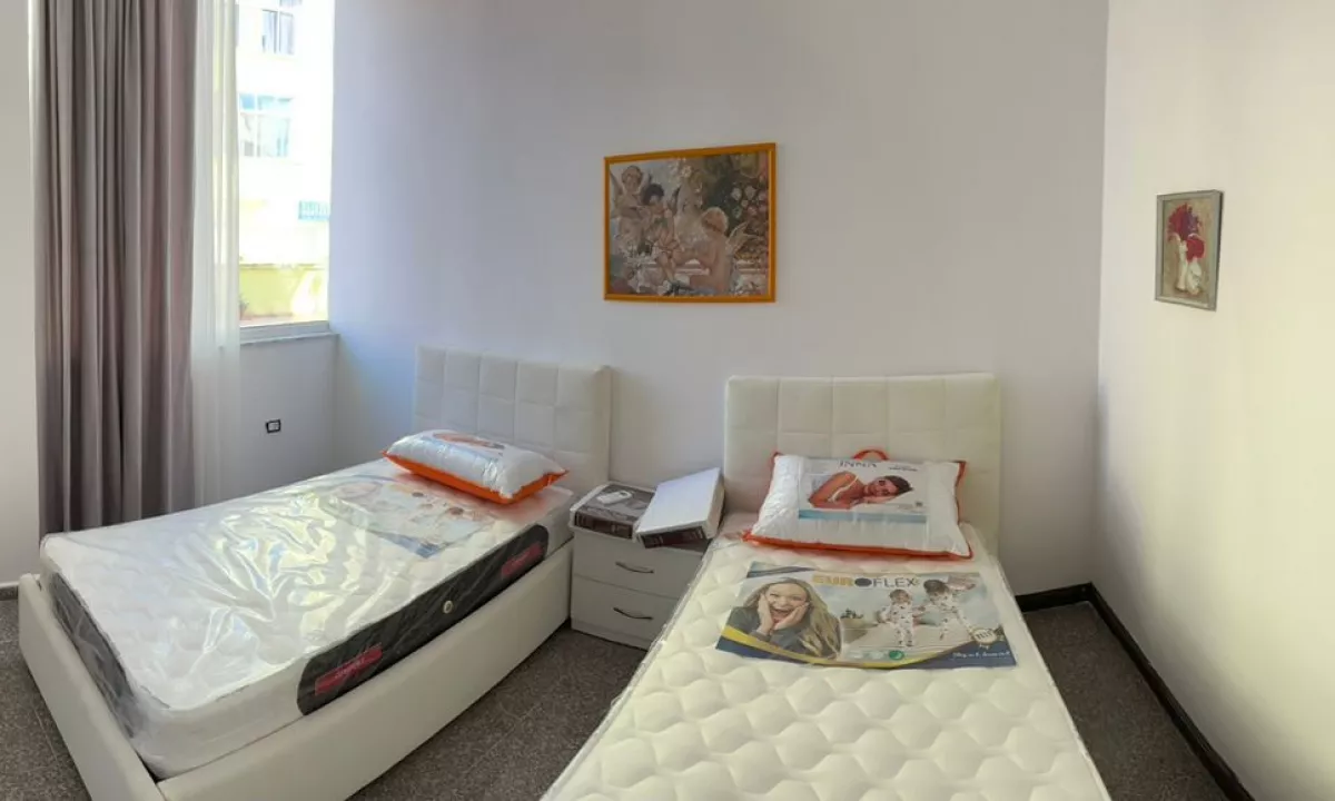 Shtepi me qera Apartament ne Tirane, 2+1, Mobilimi E mobiluar, Pagesa 650  Euro.