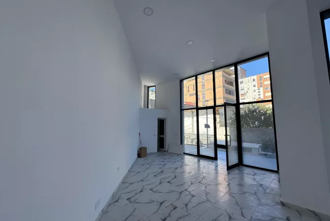 ambjent komercial me qira ne vasil shanto