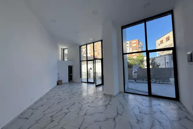 ambjent komercial me qira ne vasil shanto