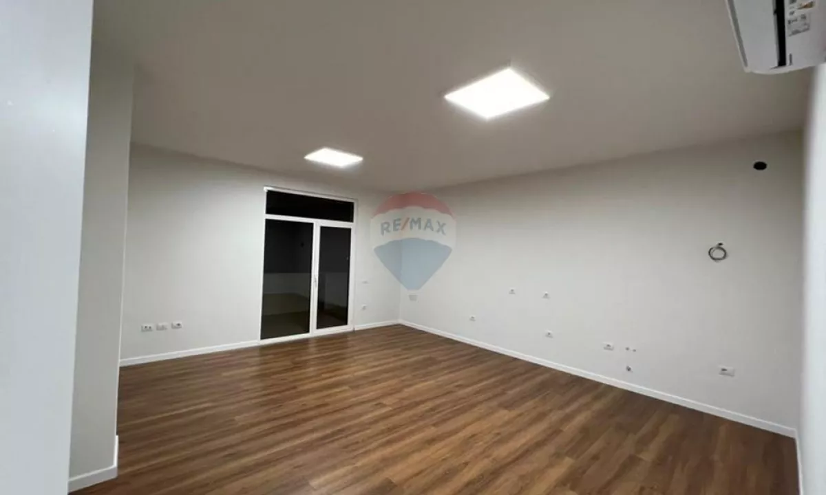 ambjent per zyre tek toptani