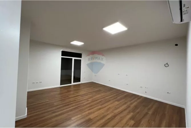 ambjent per zyre tek toptani