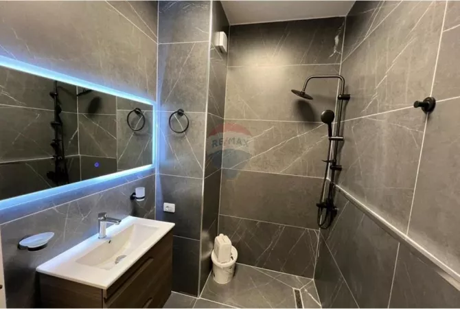 ambjent per zyre tek toptani