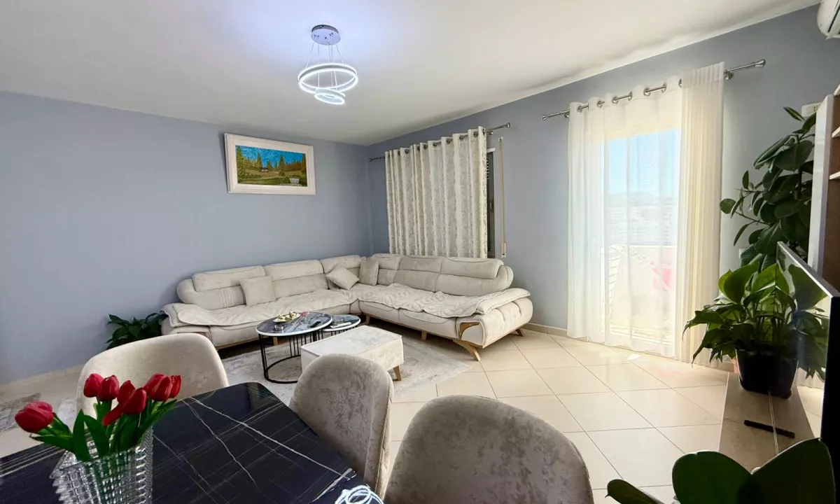 Shtepi ne shitje Apartament ne Tirane, 1+1, Mobilimi E mobiluar, Pagesa 110,000  Euro.