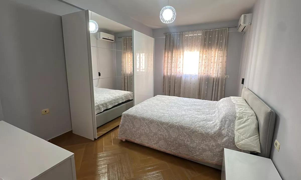 Shtepi me qera Apartament ne Tirane, 1+1, Mobilimi E mobiluar, Pagesa 600  Euro.
