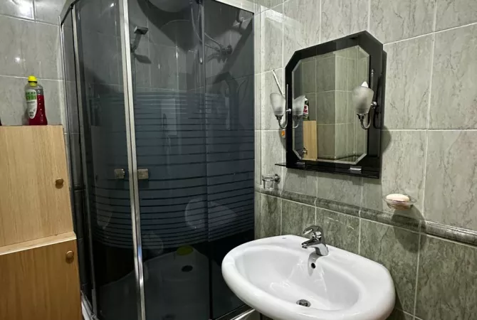 Shtepi me qera Apartament ne Tirane, 1+1, Mobilimi E mobiluar, Pagesa 600  Euro.