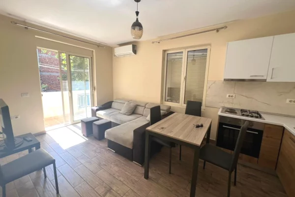Shtepi me qera Apartament ne Tirane, 2+1, Mobilimi E mobiluar, Pagesa 600  Euro.