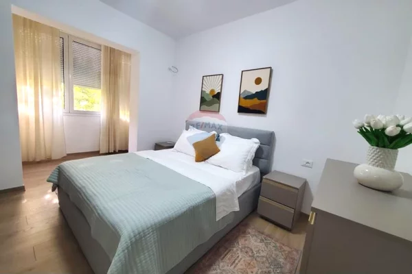 Shtepi me qera Apartament ne Tirane, 2+1, Mobilimi E mobiluar, Pagesa 850  Euro.