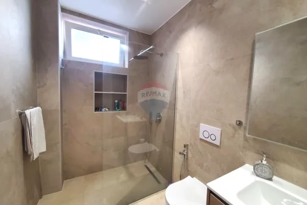 Shtepi me qera Apartament ne Tirane, 2+1, Mobilimi E mobiluar, Pagesa 850  Euro.