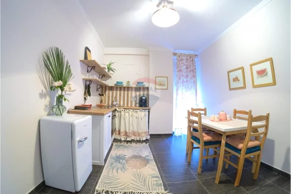 Shtepi me qera Apartament ne Tirane, 2+1, Mobilimi E mobiluar, Pagesa 850  Euro.