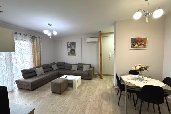 Shtepi me qera Apartament ne Tirane, 1+1, Mobilimi E mobiluar, Pagesa 600  Euro.