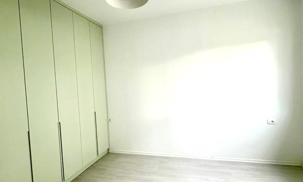 Shtepi me qera Apartament ne Tirane, 2+1, Mobilimi Pjeserisht e mobiluar, Pagesa 550  Euro.