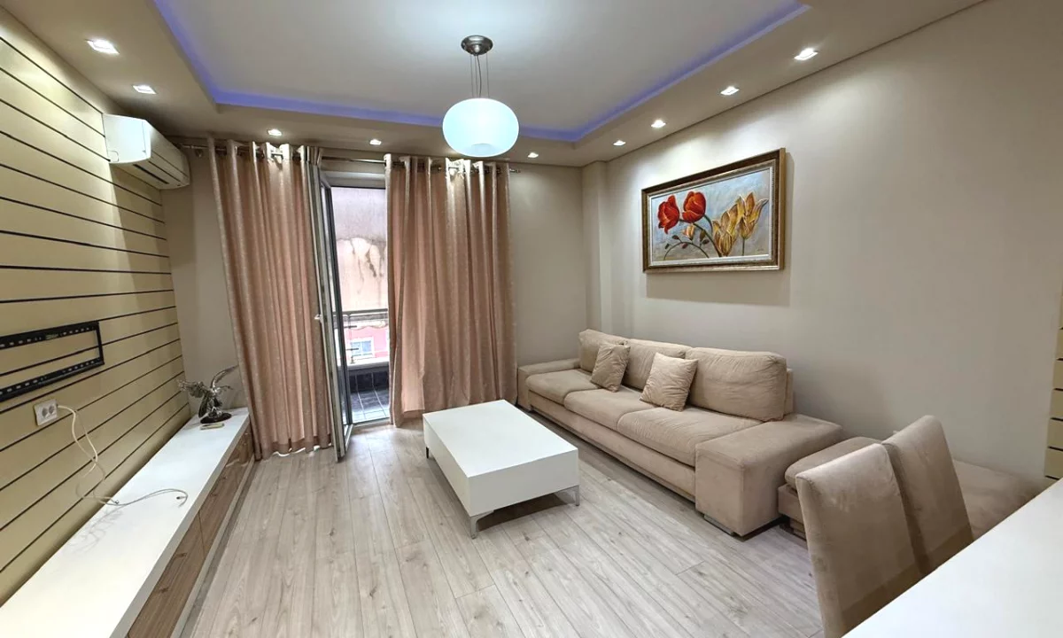 Shtepi me qera Apartament ne Tirane, 2+1, Mobilimi E mobiluar, Pagesa 650  Euro.