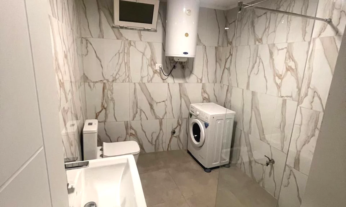 Shtepi me qera Apartament ne Tirane, 1+1, Mobilimi E mobiluar, Pagesa 550  Euro.