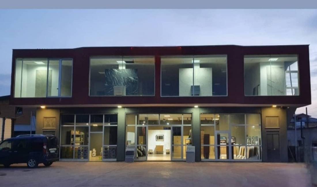 AMBIENT BIZNESI ME QERA 300 M2