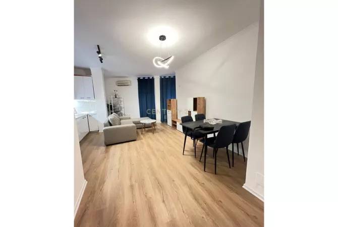 Jepet me qira apartament 1+1 ne fillim te Freskut.    EL122236