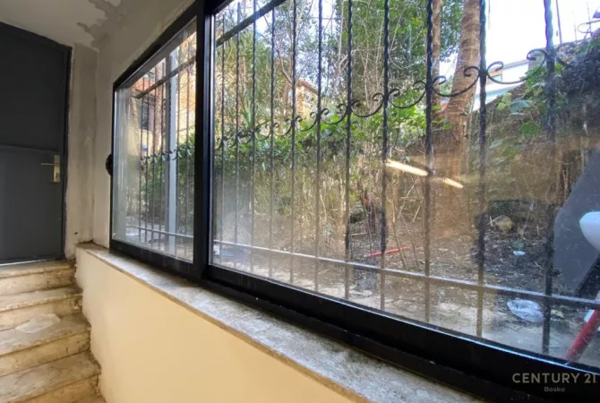 Business Property for Rent 3+1 in Tirana - 600 Euro