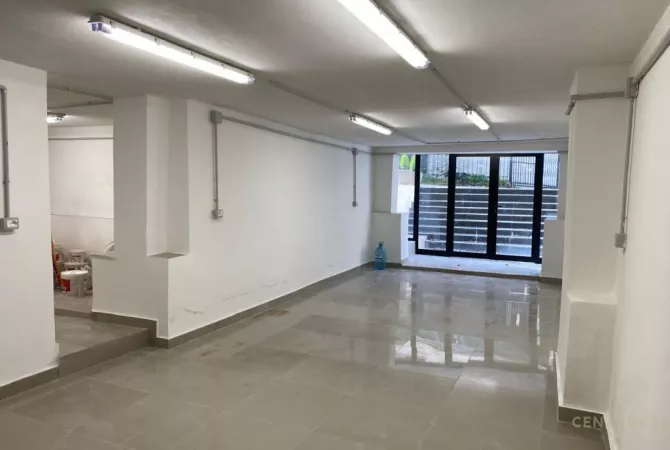 Business Property for Rent 3+1 in Tirana - 600 Euro