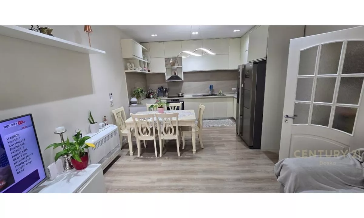 Shtepi me qera Apartament ne Tirane, 2+1, Mobilimi E mobiluar, Pagesa 800  Euro.