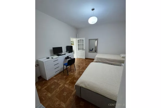 Shtepi me qera Apartament ne Tirane, 2+1, Mobilimi E mobiluar, Pagesa 800  Euro.