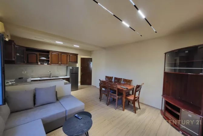Shtepi ne shitje Apartament ne Tirane, 1+1, Mobilimi Pjeserisht e mobiluar, Pagesa 100,000  Euro.
