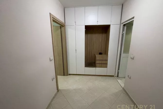 Shtepi ne shitje Apartament ne Tirane, 1+1, Mobilimi E mobiluar, Pagesa 84,000  Euro.