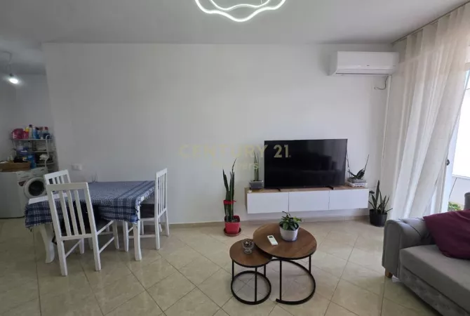 Shtepi ne shitje Apartament ne Tirane, 2+1, Mobilimi E mobiluar, Pagesa 150,000  Euro.