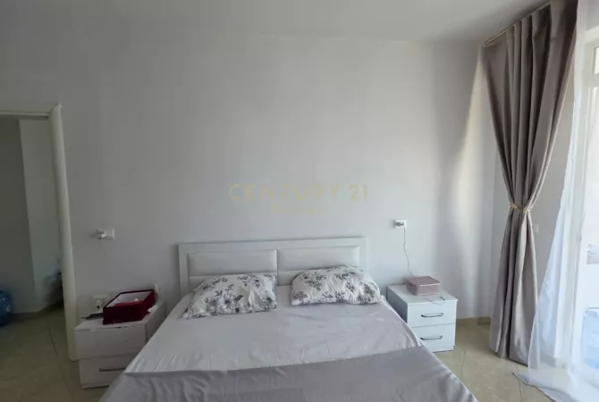 Shtepi ne shitje Apartament ne Tirane, 2+1, Mobilimi E mobiluar, Pagesa 150,000  Euro.