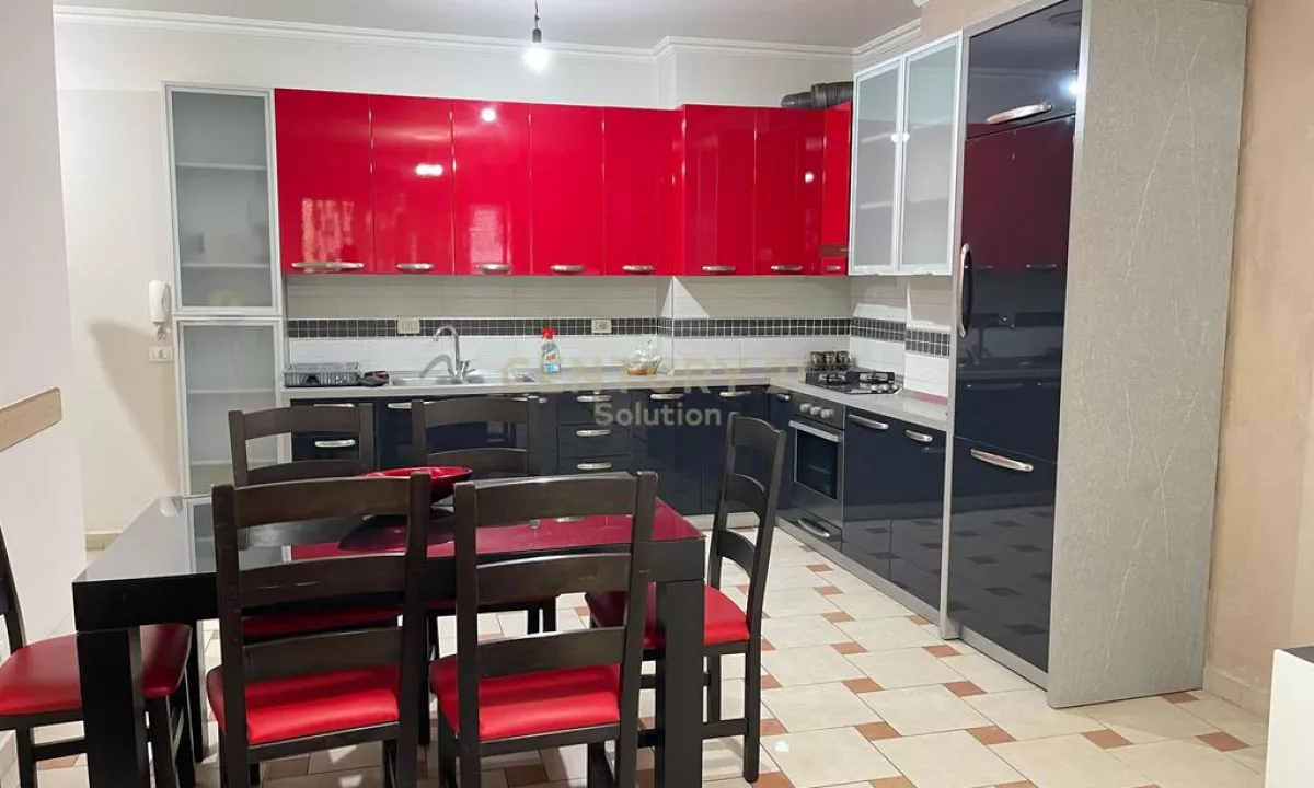 Shtepi ne shitje Apartament ne Tirane, 2+1, Mobilimi E mobiluar, Pagesa 147,000  Euro.