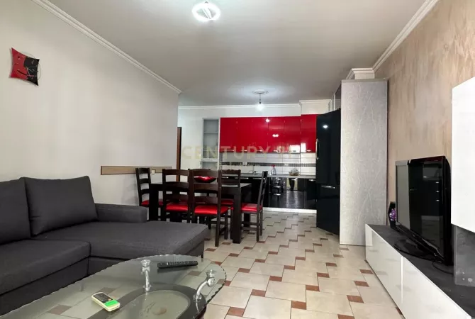 Shtepi ne shitje Apartament ne Tirane, 2+1, Mobilimi E mobiluar, Pagesa 147,000  Euro.