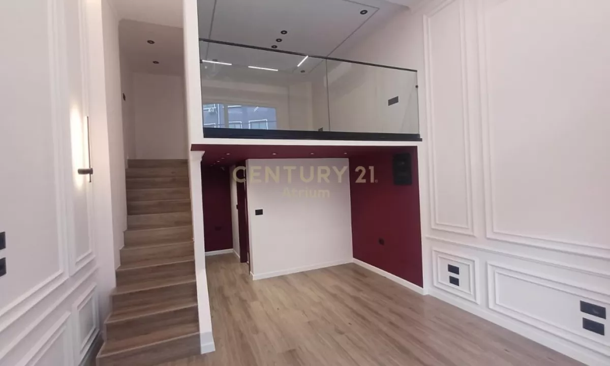 AMBIENT KOMERCIAL PER QIRA, KAT PERDHE PRANE SHKOLLES ALI DEMI!   Atrium124007