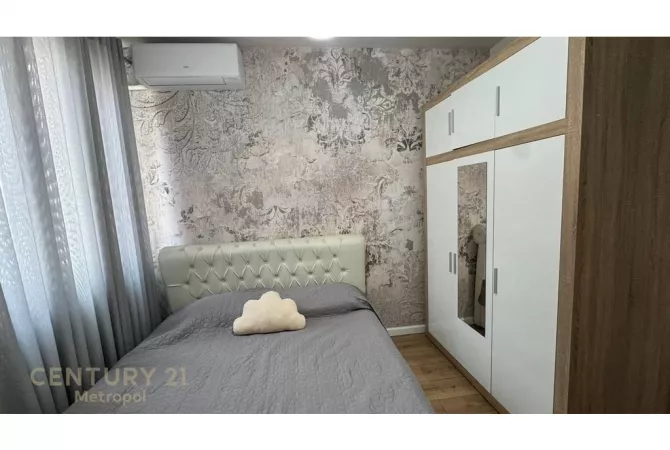 Shtepi me qera Apartament ne Tirane, 2+1, Mobilimi E mobiluar, Pagesa 900  Euro.