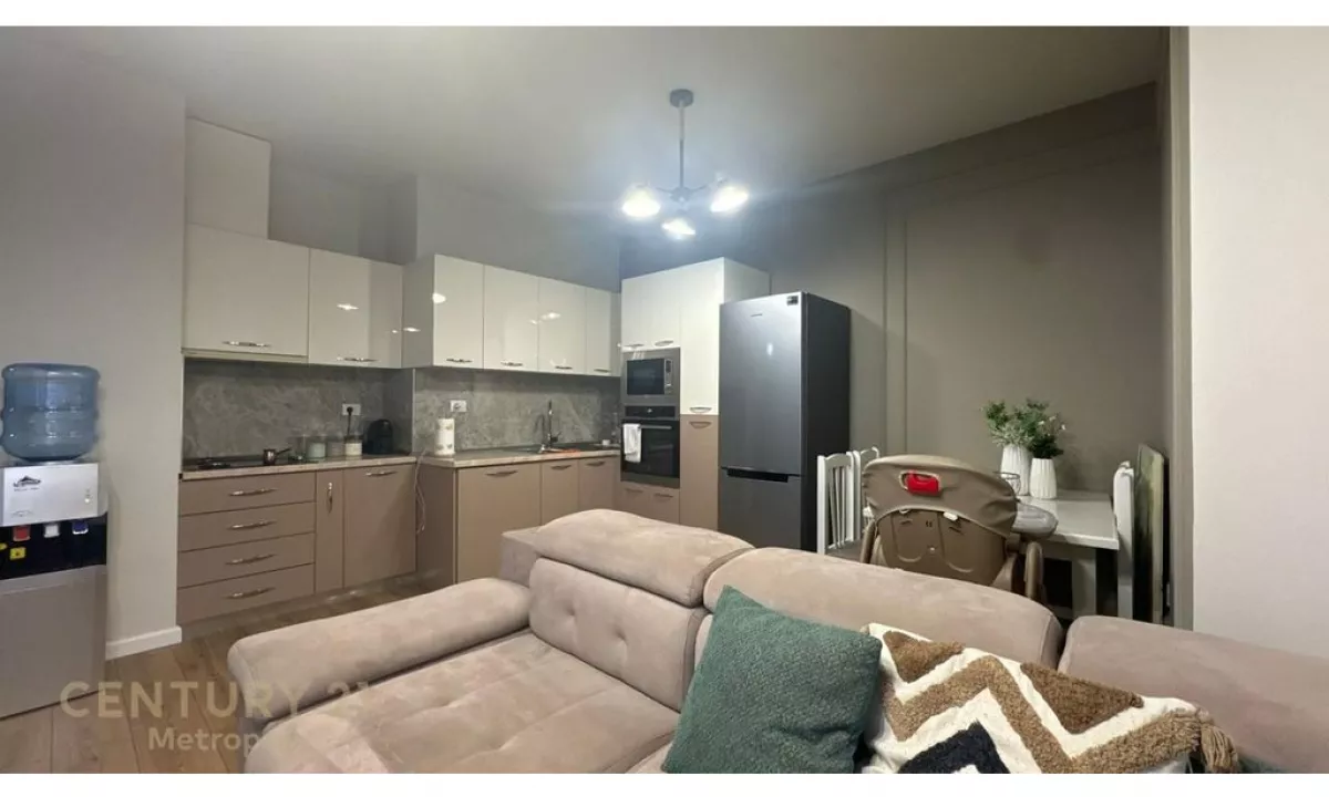 Shtepi me qera Apartament ne Tirane, 2+1, Mobilimi E mobiluar, Pagesa 900  Euro.