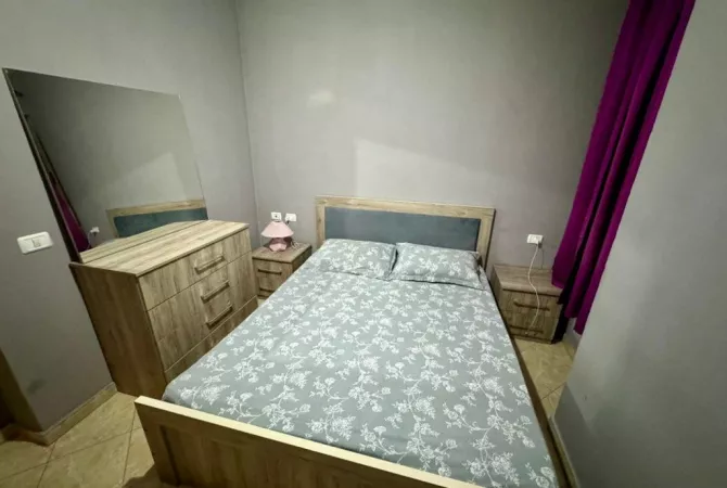 Shtepi ne shitje Apartament ne Tirane, 1+1, Mobilimi E mobiluar, Pagesa 100,000  Euro.