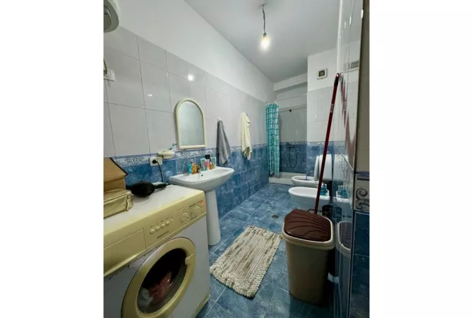 Shtepi ne shitje Apartament ne Tirane, 1+1, Mobilimi E mobiluar, Pagesa 100,000  Euro.